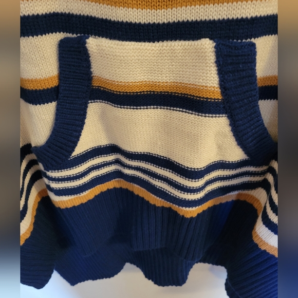 NWOT POL Sweater - Picture 4 of 6